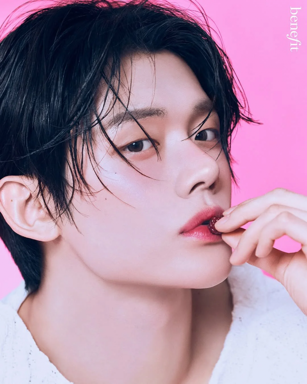 Yeonjun of TXT Named New Ambassador for Benefit 2 Yeonjun Photos