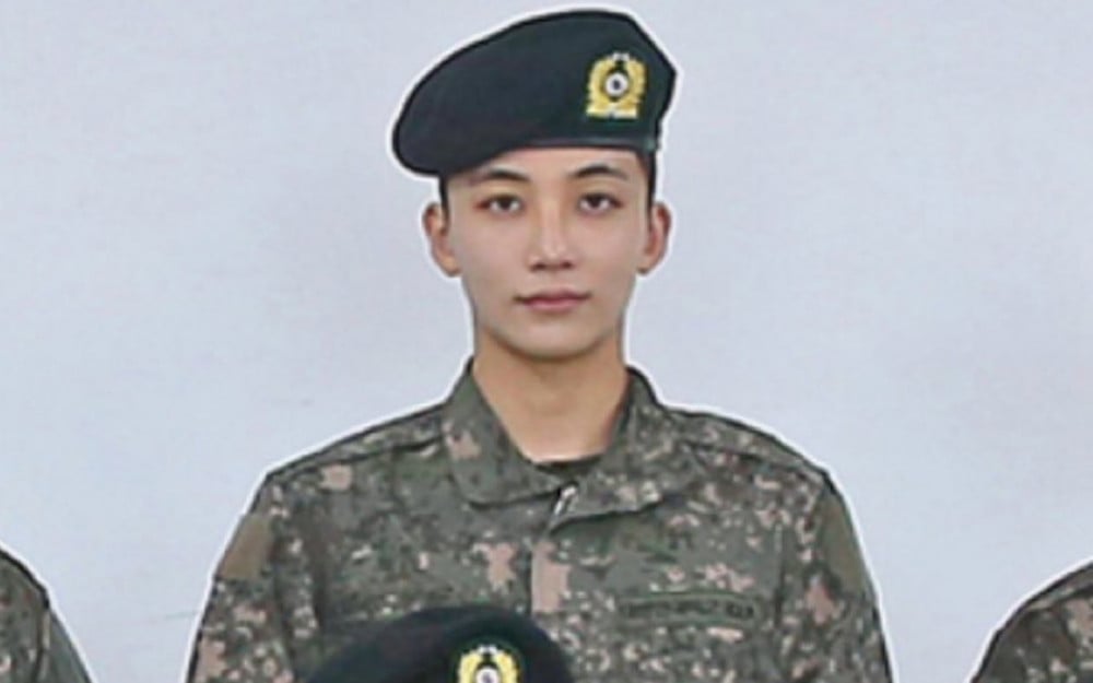 Fans and Netizens Amazed by Seventeen's Jeonghan in Recent Military Photo 1 Fans and netizens stunned by Seventeen's Jeonghan in latest military photo