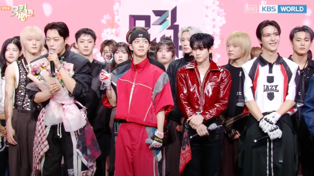 Highlight wins #1 with ‘Chains’ + Stunning performance on May 9th’s 'Music Bank'!