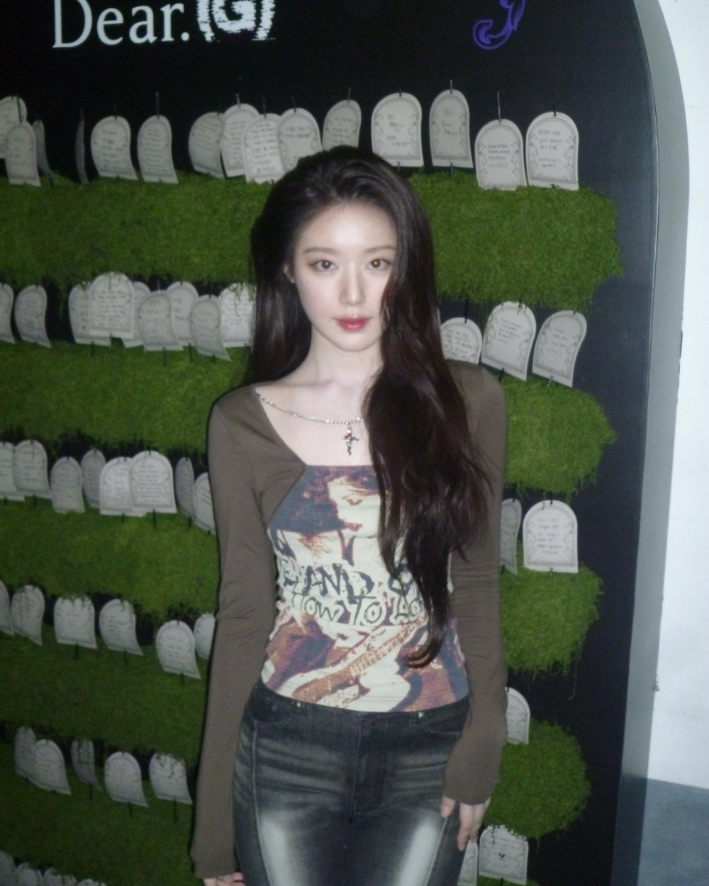 K-Netizens Debate Whether I-DLE's Shuhua Has Become Too Thin 2 Shuhua in public