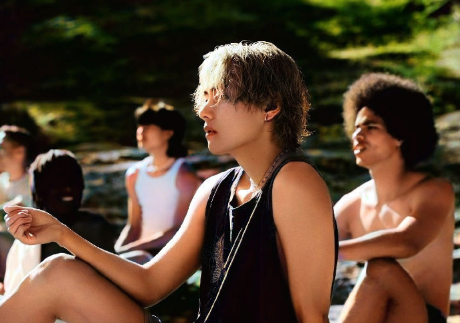 <p><strong>'Slow Dancing' Marks BTS V's (Kim Taehyung) Third Track to Reach 500 Million Spotify Streams</strong></p> 1 'Slow Dancing' becomes BTS V's (Kim Taehyung) 3rd song to hit 500 million Spotify streams