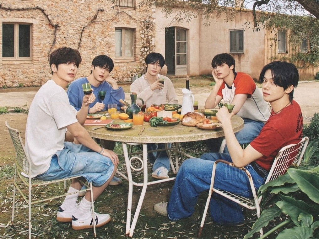 TXT Triumphs with "Love Language" on 'Inkigayo' + Performances from tripleS, BOYNEXTDOOR, and Others! 1 TXT wins with “Love Language” on ‘Inkigayo’ + performances from tripleS, BOYNEXTDOOR, and more!