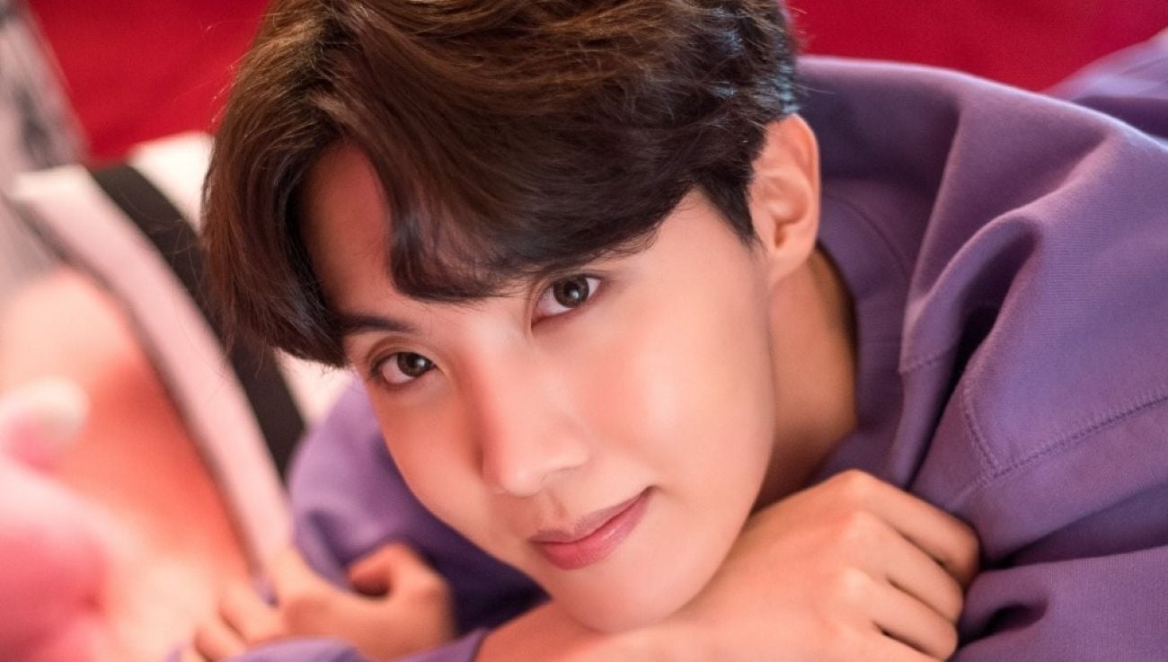 BTS’s J-Hope Provides Memorable Fan Service Through Thoughtful Gifts 1 BTS’s J-Hope delivers unforgettable fan service with thoughtful gifts