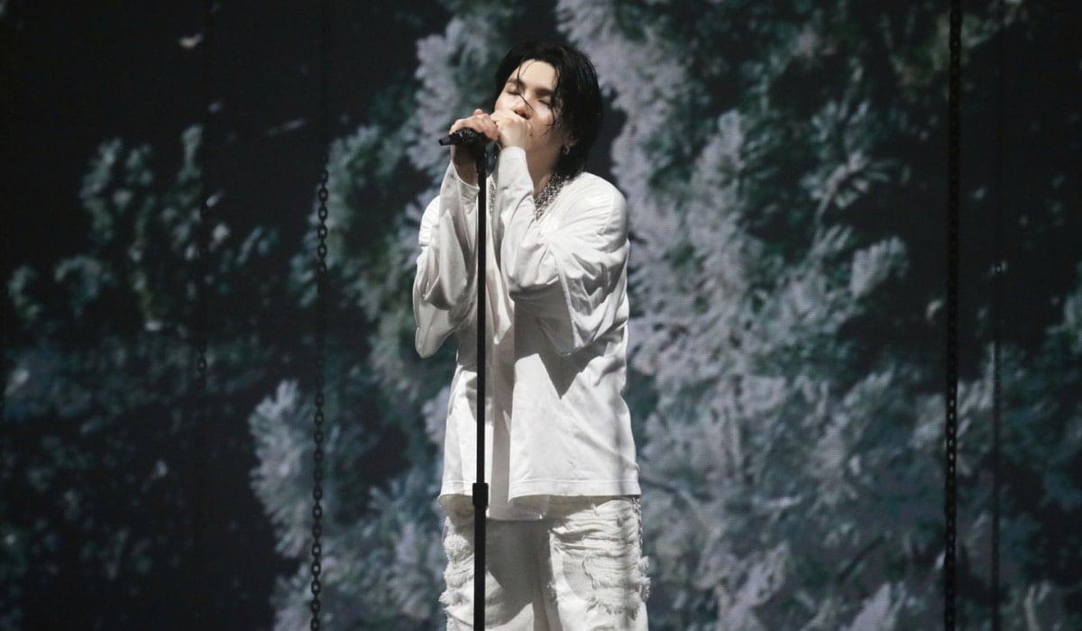 SUGA apologizes to fans following his discharge from mandatory service