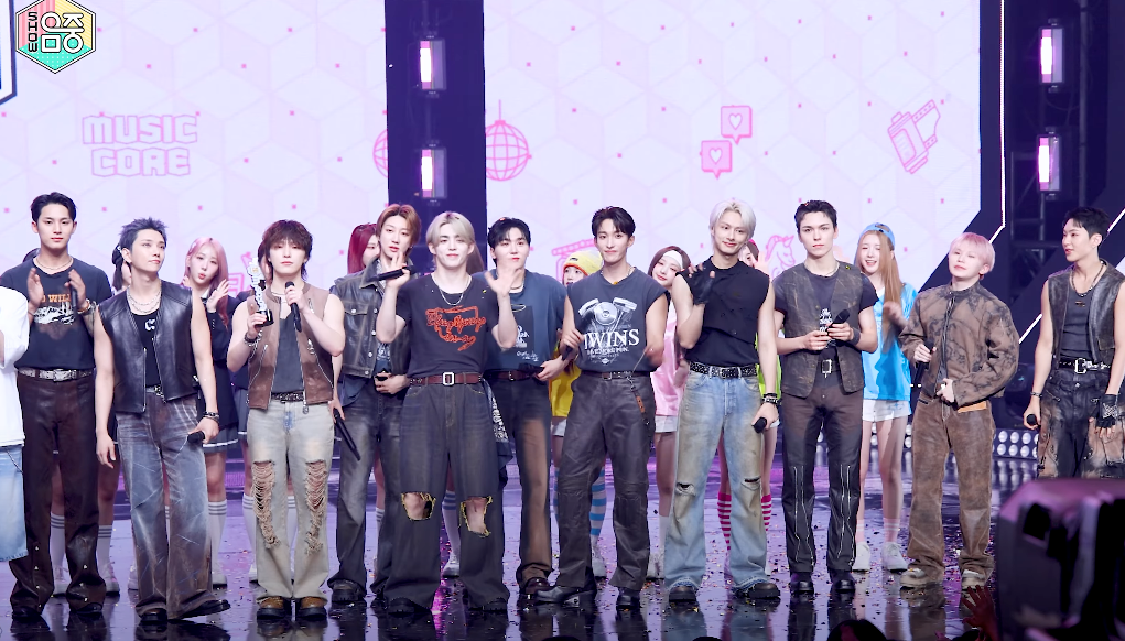 Seventeen Triumphs Once More with “THUNDER” and Delivers Outstanding Performance on June 7 ‘Show! Music Core’ 1 Seventeen wins again with “THUNDER” + Stellar performance on June 7th’s 'Show! Music Core'!