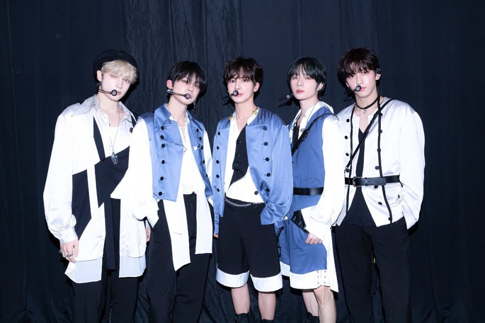 Fans Express Discontent Over TXT’s Stylist Following Recent Stage Outfit Updates 3 Past TXT outfits