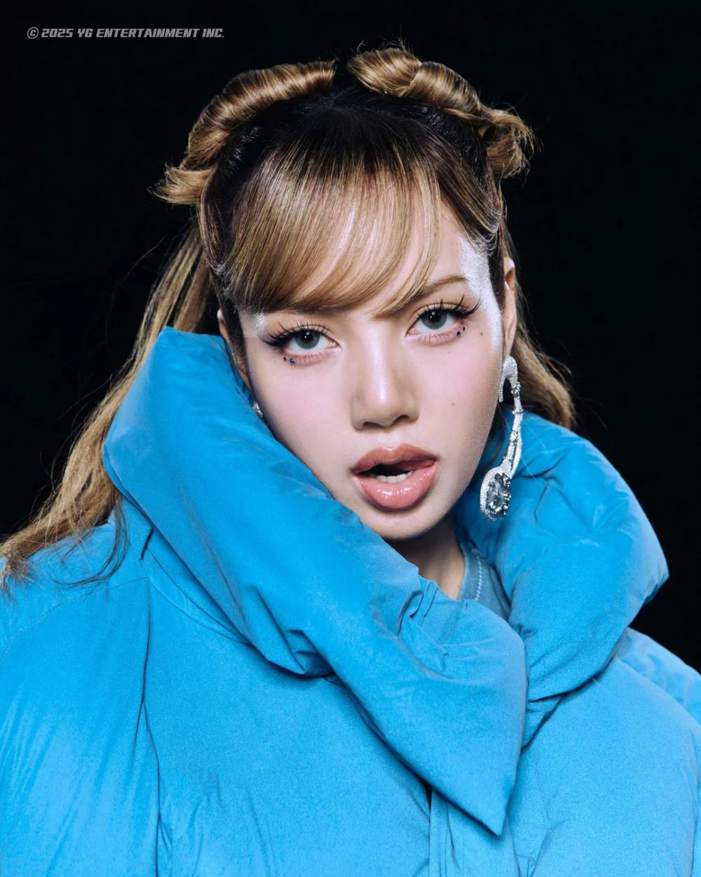 BLACKPINK Releases Stunning New Concept Photos for Upcoming Single "JUMP" 4 BLACKPINK member image