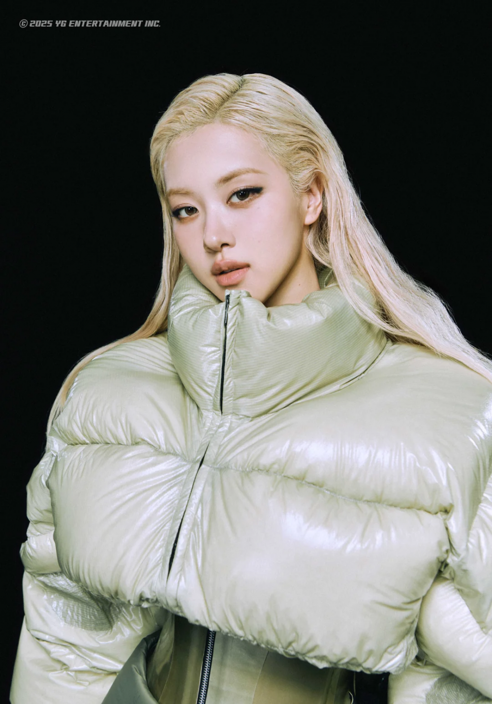 BLACKPINK Releases Stunning New Concept Photos for Upcoming Single "JUMP" 6 BLACKPINK member image