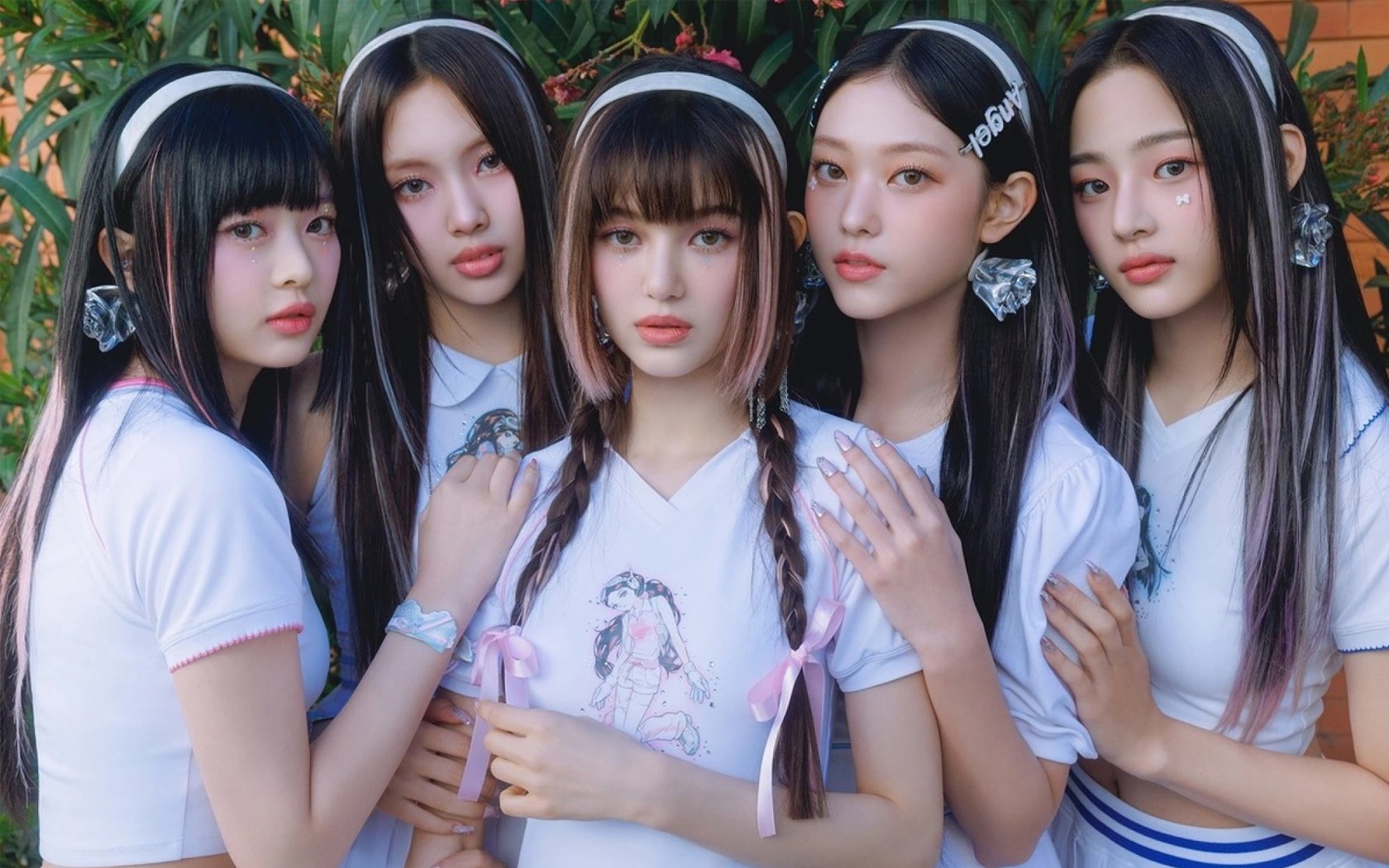 K-Netizens Stay Split Over NewJeans and ADOR Dispute 1 K-netizens remain divided over NewJeans-ADOR feud