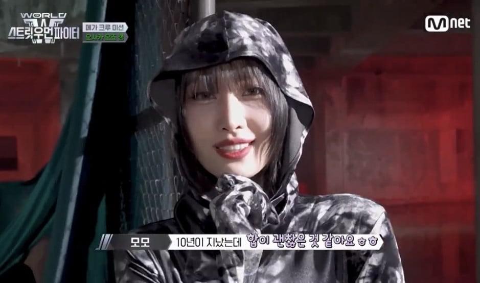 Image of Momo dancing with Osaka Ojō Gang