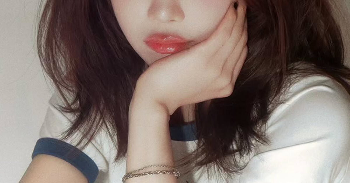 Girl Group Member Admits Her Dating Scandal With Another K-Pop Artist Ruined Her Career