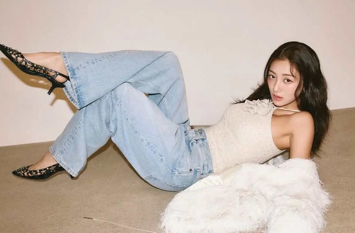 Jihyo of TWICE Displays Natural Beauty in Latest Singles Magazine Korea Photoshoot 1 Jihyo Singles Magazine Korea August 2025 Issue