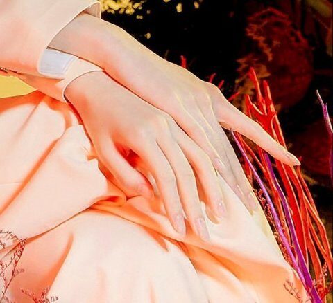 Wonyoung Hands Nate Pann 1