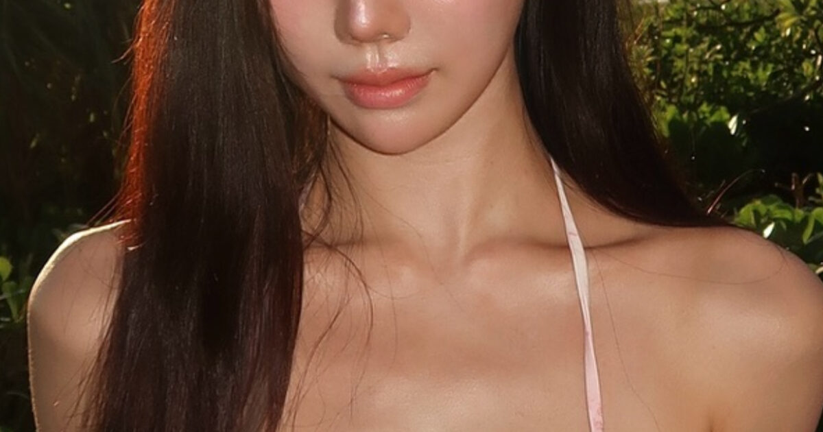 Lee Ye Dam and Karina lookalike