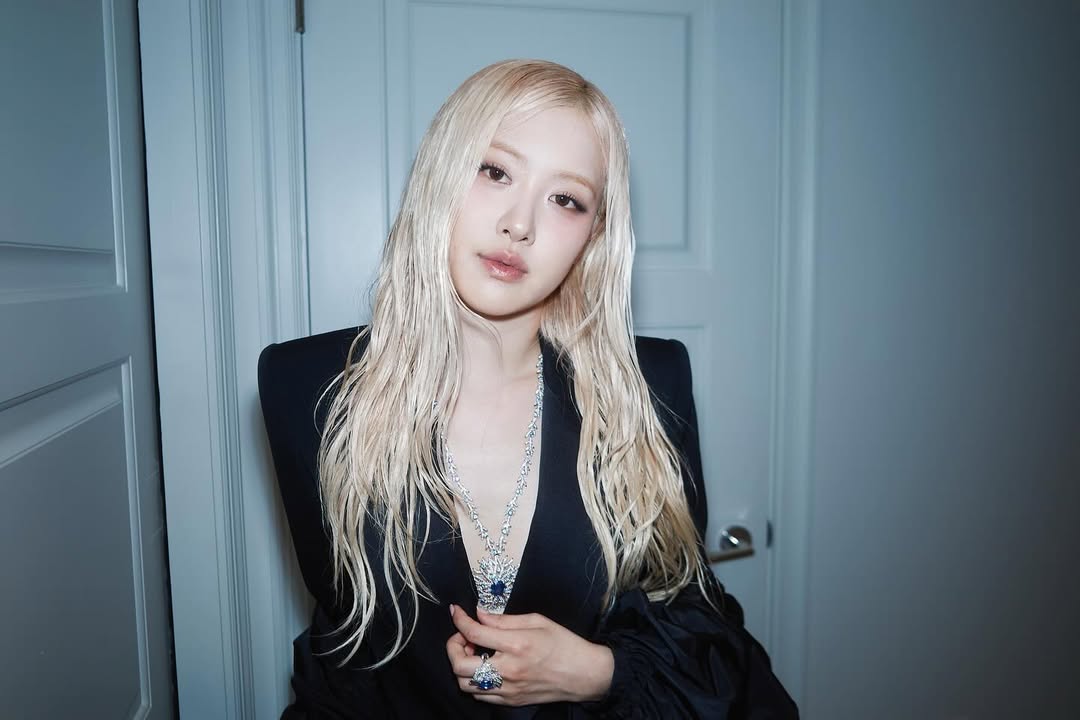 Korean Media Faces Backlash Over Apparent BTS Reference Following BLACKPINK Rosé's VMAs Victory 1 BLACKPINK Rosé | @roses_are_rosie/Instagram