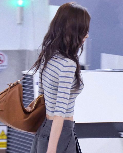 TWICE’s Sana Sparks Worry Over Her Slim Figure 3 Sana’s physique