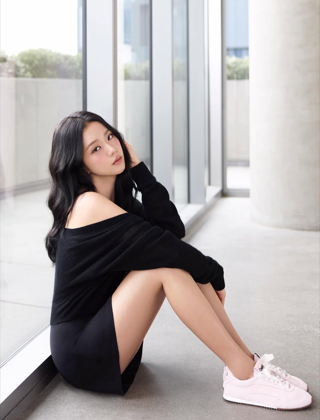 BLACKPINK’s Jisoo Appears Unrecognizable After Hair Makeover 1 Jisoo Before Look