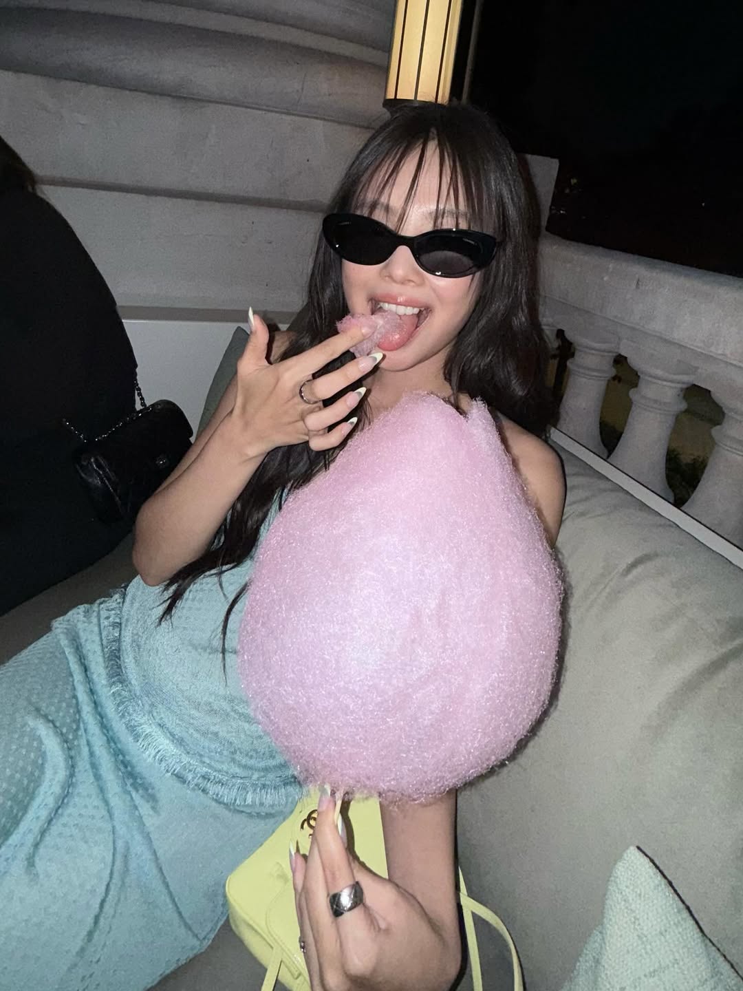 Jennie of BLACKPINK Unveils New Hairstyle, Captivates Fans 1 Jennie high ponytail