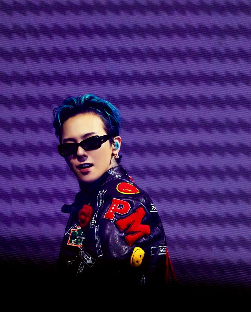 G-Dragon with Hello Kitty pins
