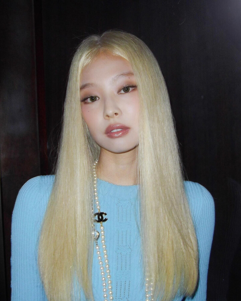 Viral Video of BLACKPINK’s Jennie Distracted by Male Dancer Sparks Wave of Negative Comments 1 BLACKPINK’s Jennie | @jennierubyjane/Instagram