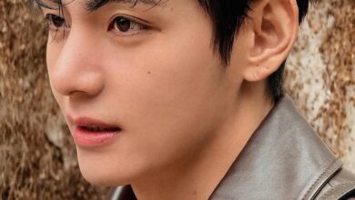 BTS V’s Live Broadcast Love Confession Ignites Widespread Speculation 6 V BTS wearing glasses