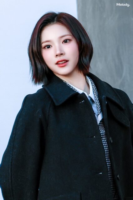 5th Generation Idol Attracts Attention With AI-Created ID Photo 3 Jiwoo Long Hair