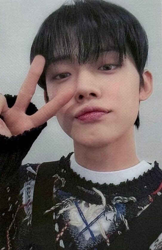 2025’s Priciest Photocard Confounds Netizens 2 Yeonjun photocard Theqoo