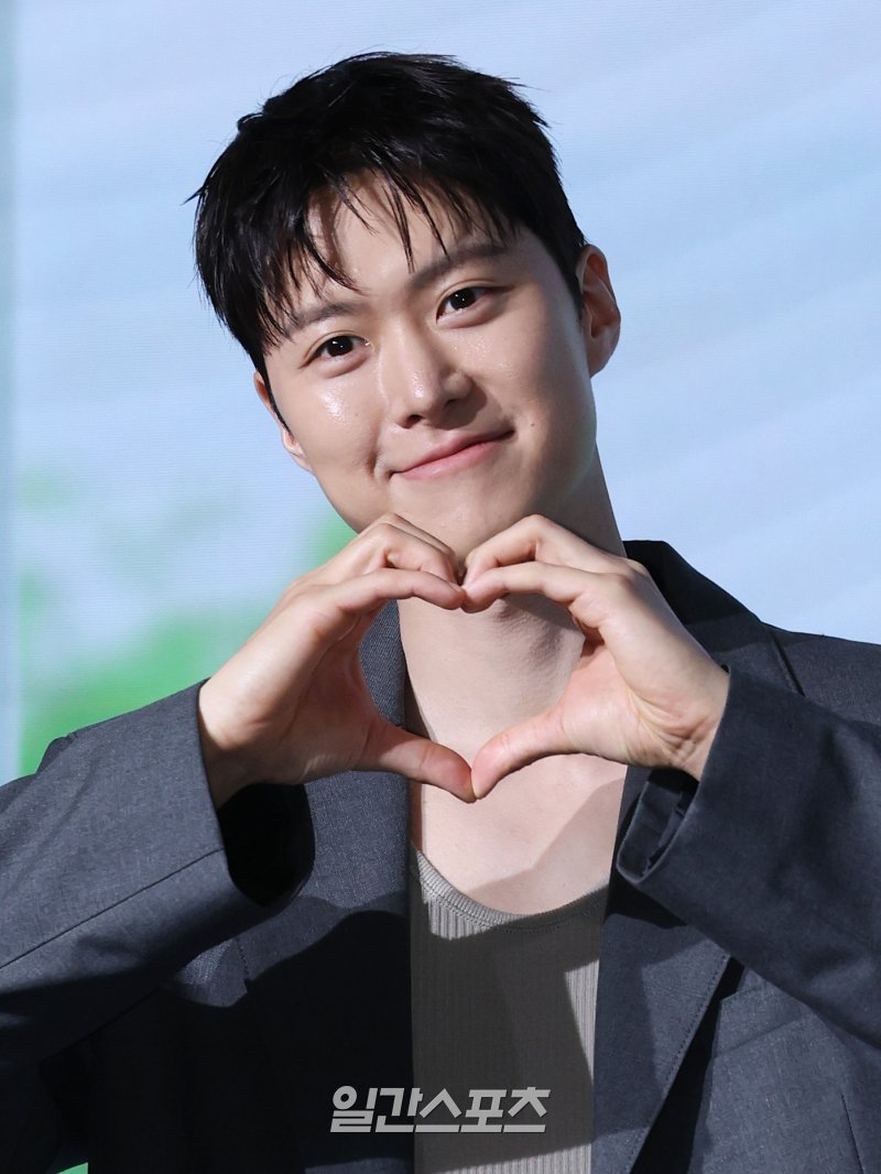 Actor Gong Myung Hospitalized, K-Drama Production Suspended 4 Gong Myung casual