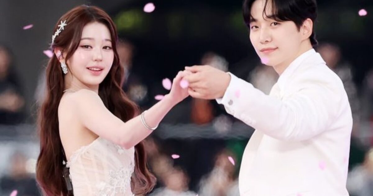 2PM's Junho Draws Attention for Polite Conduct Toward IVE's Wonyoung 1 2PM's Junho Gains Attention For Gentlemanly Behavior Towards IVE's Wonyoung