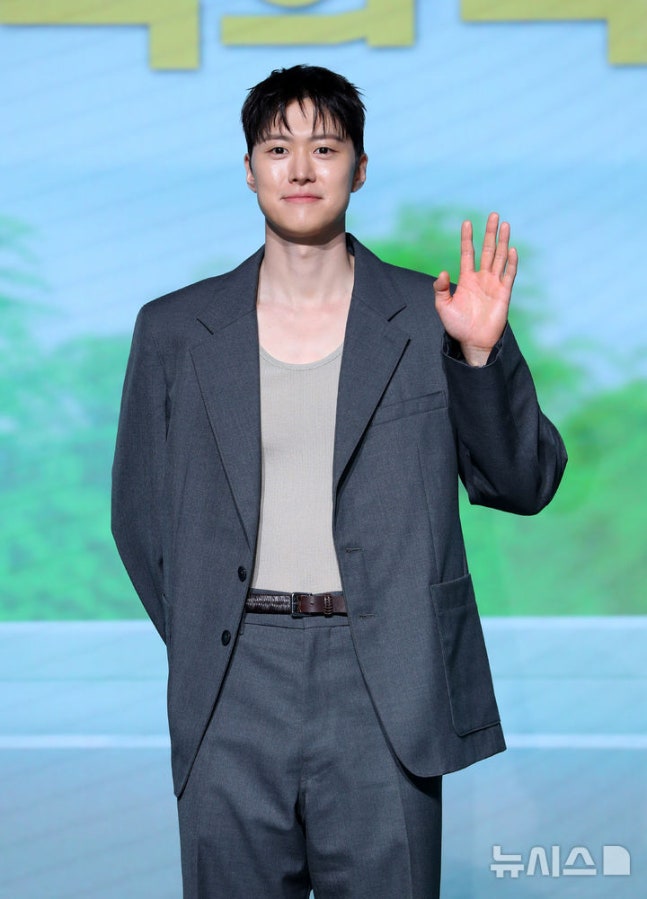 Actor Gong Myung Hospitalized, K-Drama Production Suspended 2 Gong Myung close up