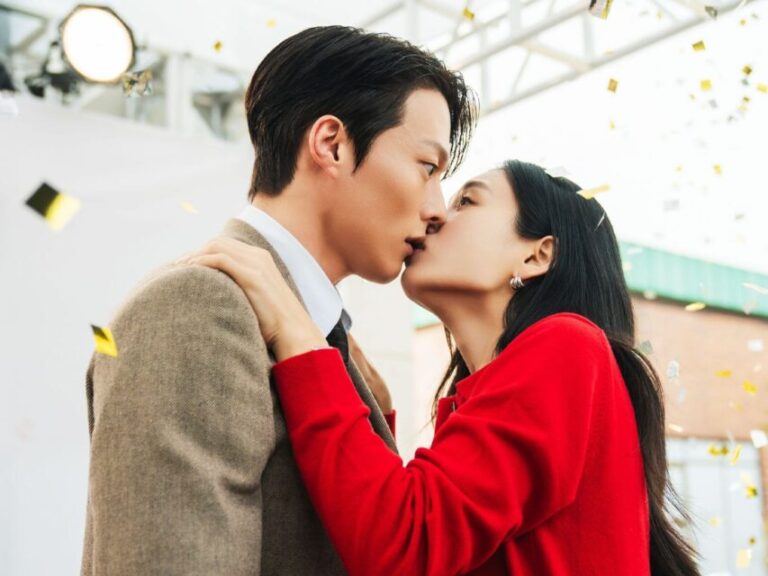 Scene from “Dynamite Kiss” | *Netflix*