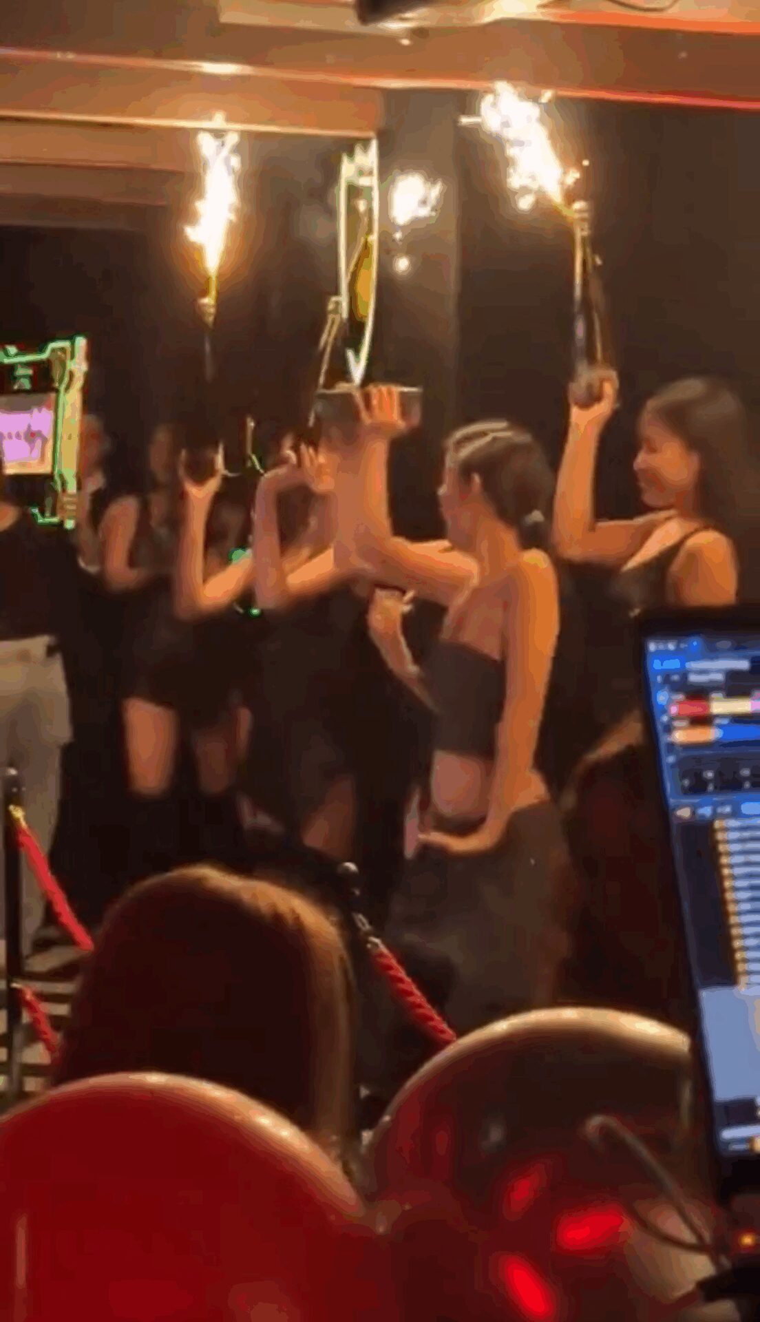 BLACKPINK Jennie's Dangerous Clubbing Behavior Criticized by Korean Netizens 3 Jennie club sparklers