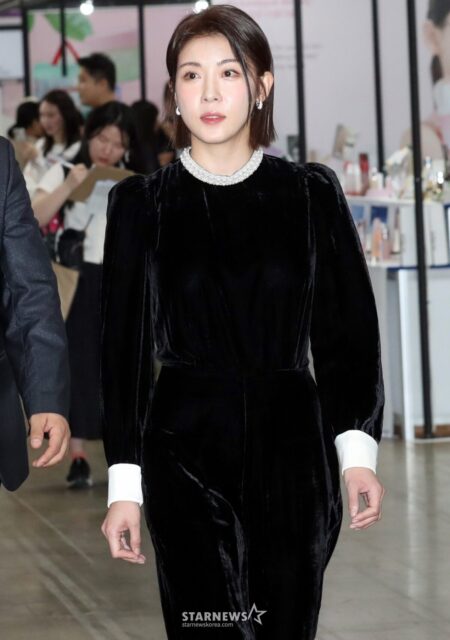 Famous Actors Separated By 16 Years Cast As Leads In Upcoming K-Drama 2 Ha Ji Won