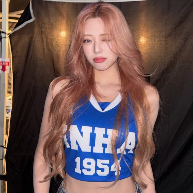 Pre-Debut Picture of ITZY’s Yuna Ignites Discussion Over “Hip Pad” Claims 3 Yuna Pre-Debut