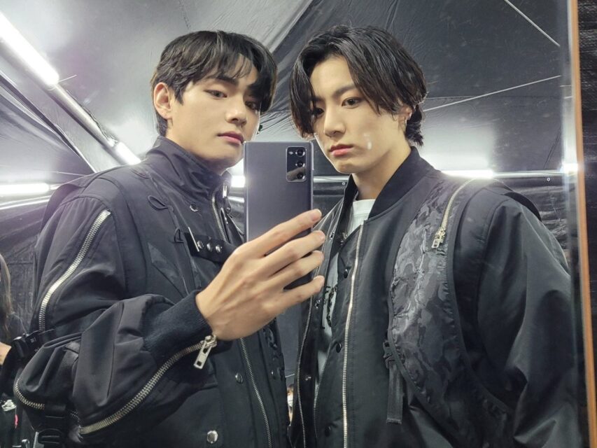 V and Jungkook | Weverse