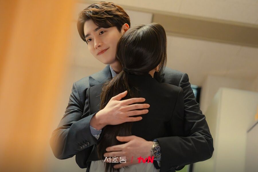 Lee Jong Suk Had a "Date" with a "Single's Inferno 5" Star and Quickly Deleted Her Number 3 Lee Jong Suk in “Law and the City”