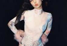 Jennie with Hermès Bag