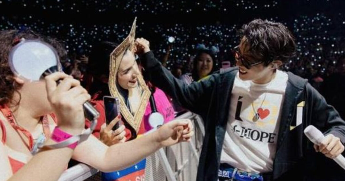 Mexico President’s Call for Additional BTS Concerts Sparks Widespread Response 1 Mexico President’s Request For More BTS Concerts Triggers Massive Reactions