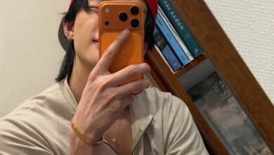 Stray Kids’ Hyunjin Astonishes With His Physique 27 Hyunjin denim airport look