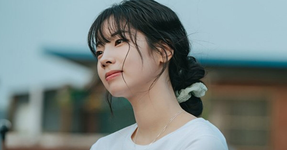 Lee Si Woo and Dahyun in Love Me