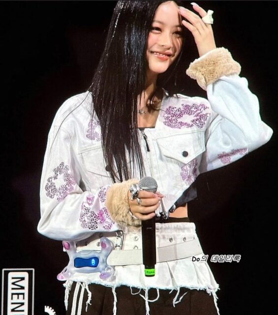 ILLIT's Concept Photos Trigger Fresh Claims of Imitating NewJeans 3 NewJeans’ Hanni at ComplexCon | _theqoo_