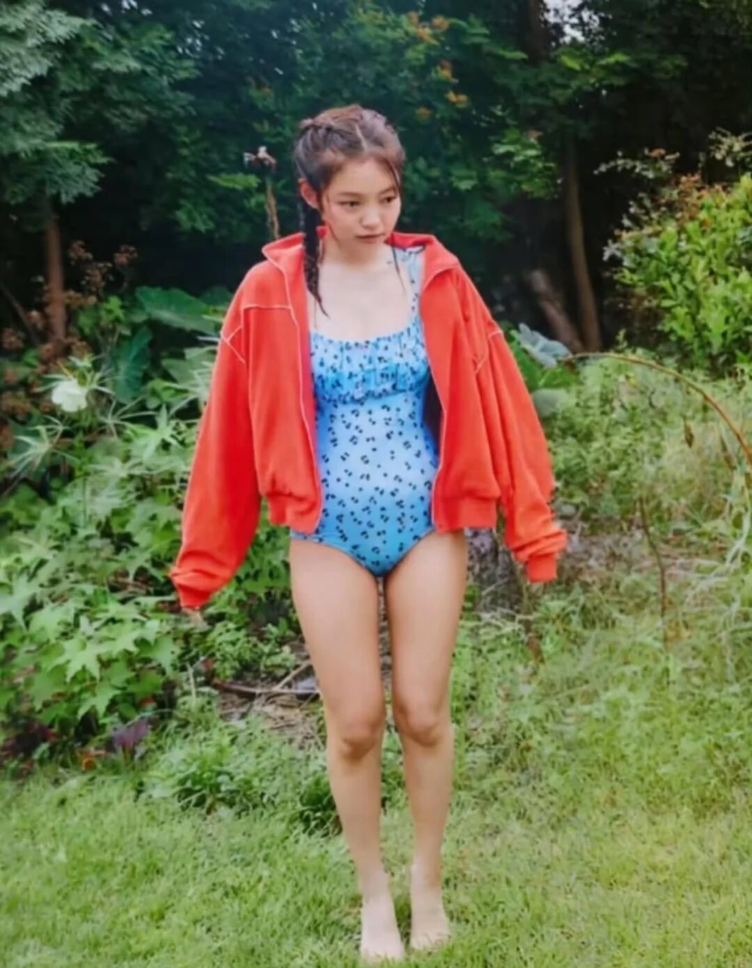 Jennie of BLACKPINK Confronts Body Shaming and Pedo-Baiting Allegations Over Swimsuit Pictures 2 Jennie photo sample