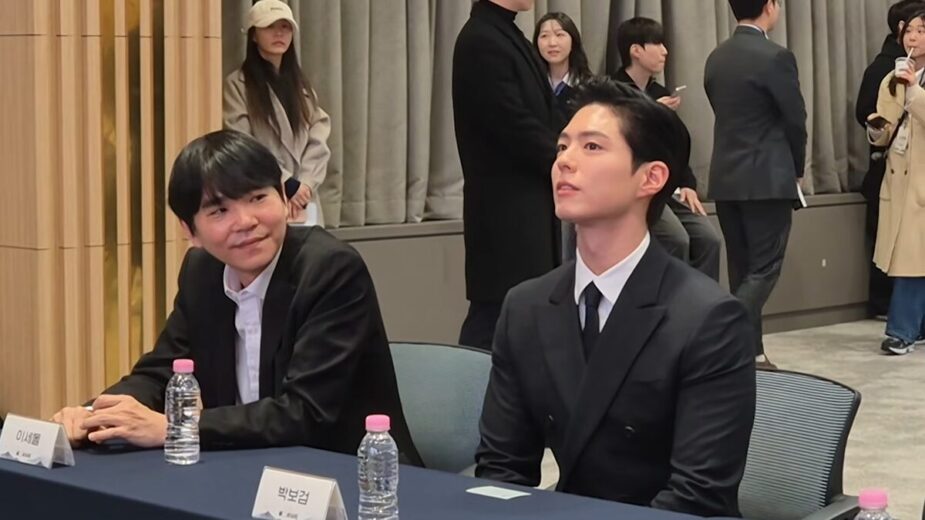 Famous Actor’s Real-Life Images Trigger Huge Reactions 3 Park Bo Gum tall and handsome