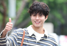 Actor Park Bo Gum’s Surprise Fan Gesture Goes Viral 29 Park Bo Gum fan sign