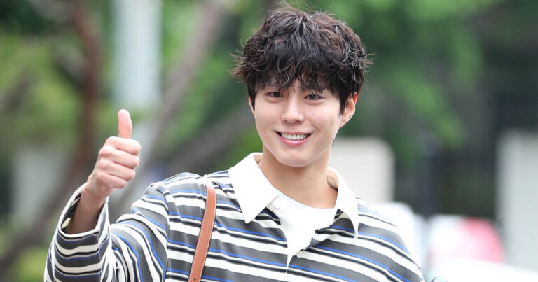 Park Bo Gum fan sign