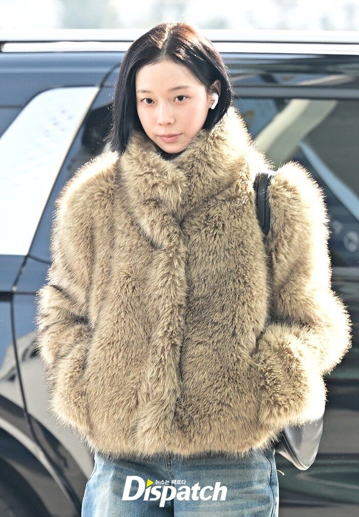 Aespa Winter’s Viral Visual Change Following Dating Speculation With BTS’s Jungkook 1 Winter Airport Look