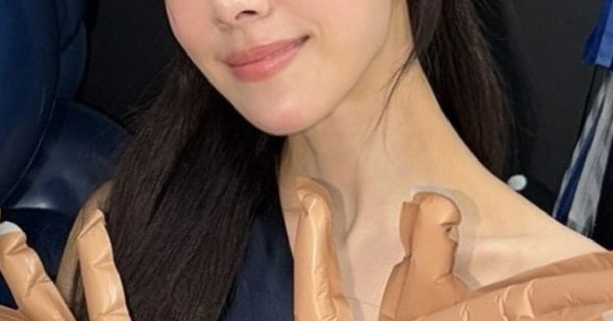 From Soccer Captain's Wallet to K-Drama Star: The Photo That Altered Korea's Leading Actress's Destiny 1 Han Ji Min