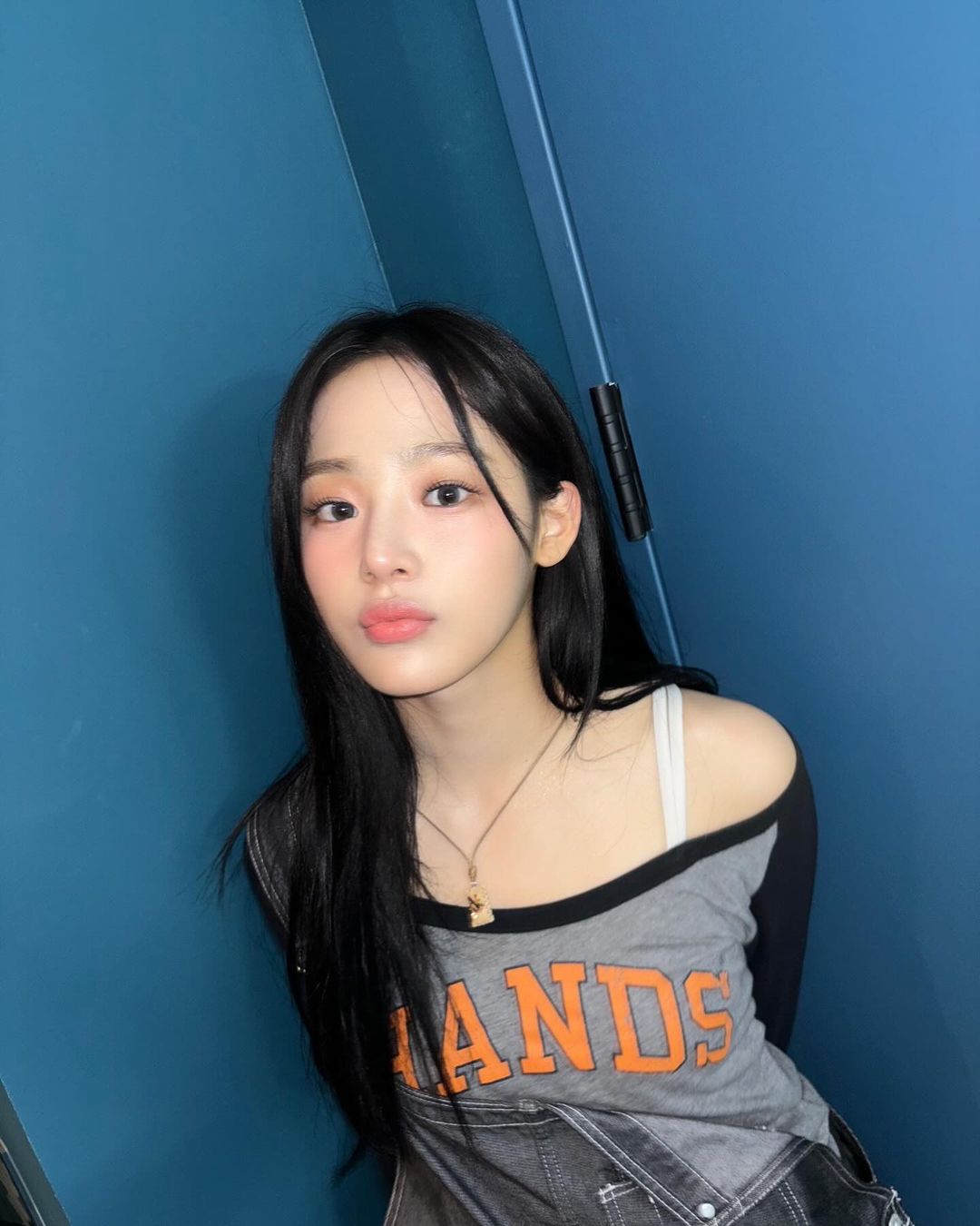 Newjeans’ Minji | Phoning