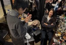 Hong Jin Kyung apologizing to Choi Mina Sue