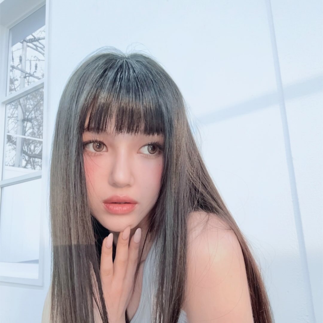 Ex-NewJeans Member Danielle Seen With Renowned Actor, Eyewitness Account Sparks Buzz 2 Danielle Instagram